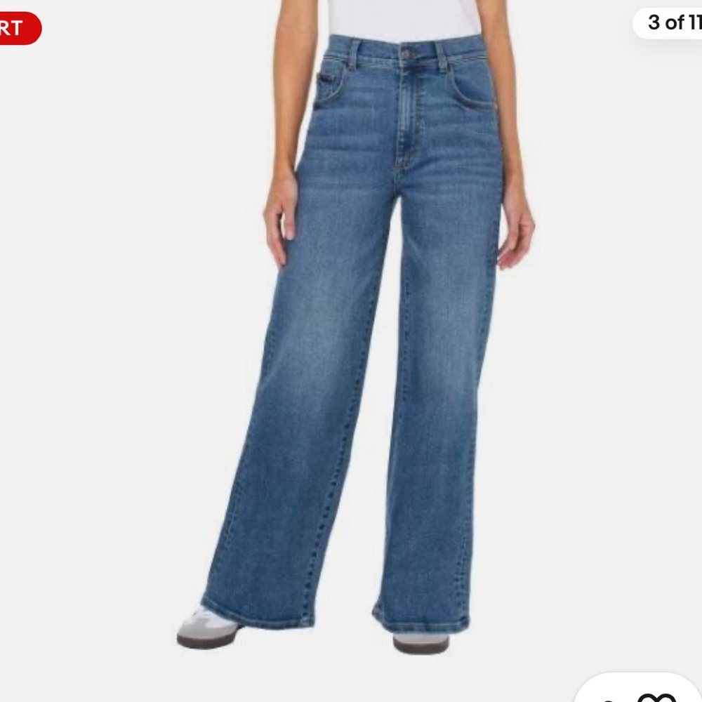 Well Worn Wide-Leg Jeans in Medium Blue Denim